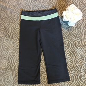 JOIA NYC Capri Yoga Pants Size S